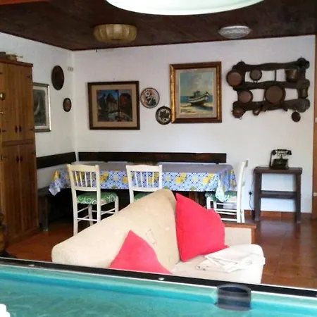 Cozy In 80 Sqm + Terrace Διαμέρισμα