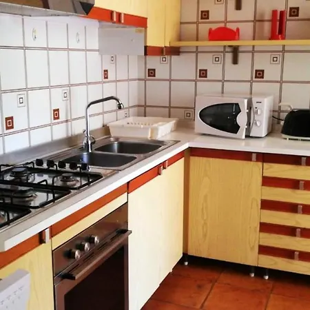 Διαμέρισμα Cozy In 80 Sqm + Terrace *
