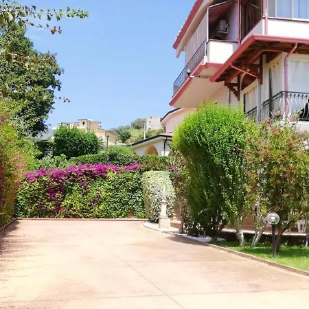 Cozy In 80 Sqm + Terrace Διαμέρισμα *
